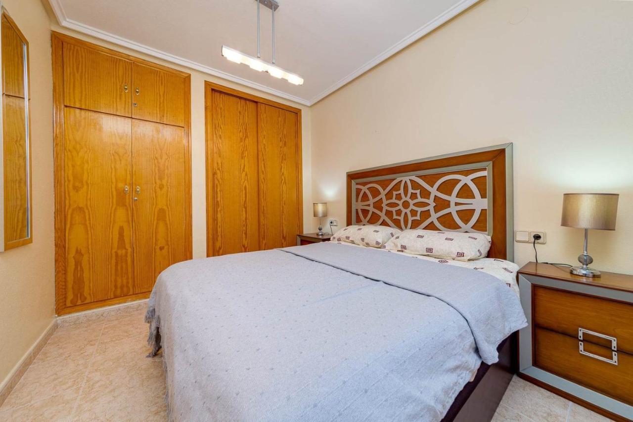 Cozy Appartment Torrevieja At Irina Екстериор снимка