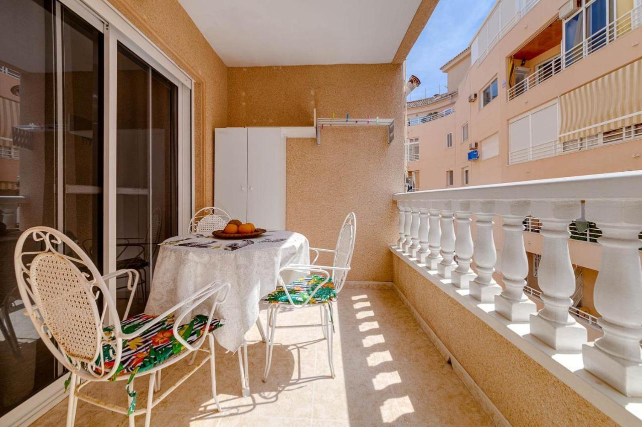 Cozy Appartment Torrevieja At Irina Екстериор снимка