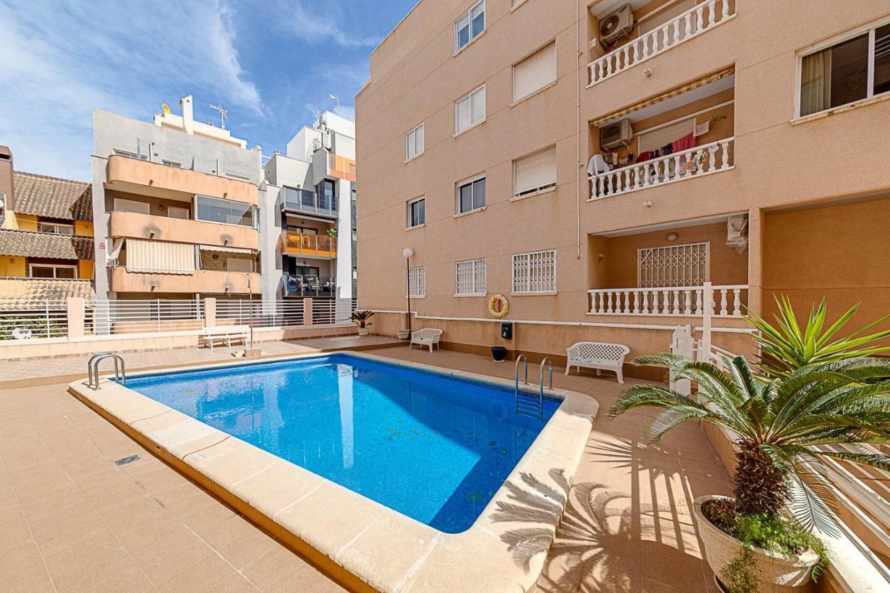 Cozy Appartment Torrevieja At Irina Екстериор снимка